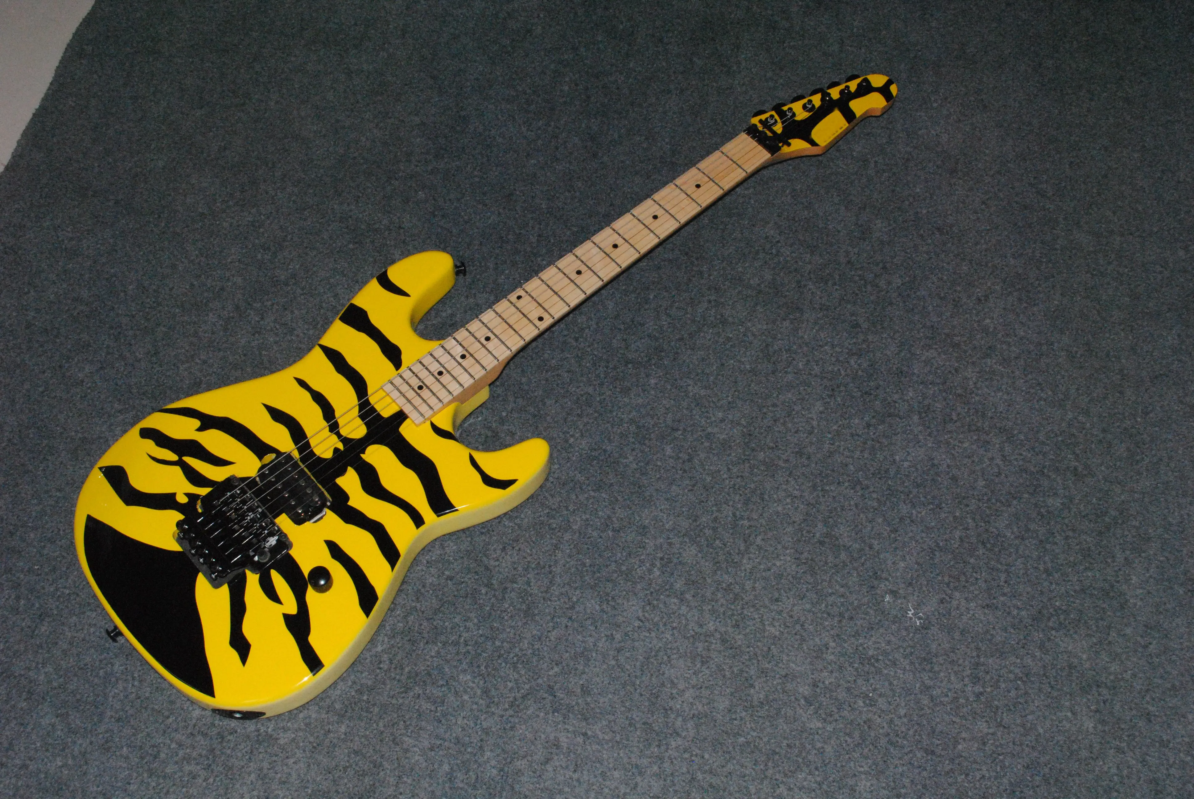 

22 fret maple wood fingerboard new coming 2021 free shipping electric guitar