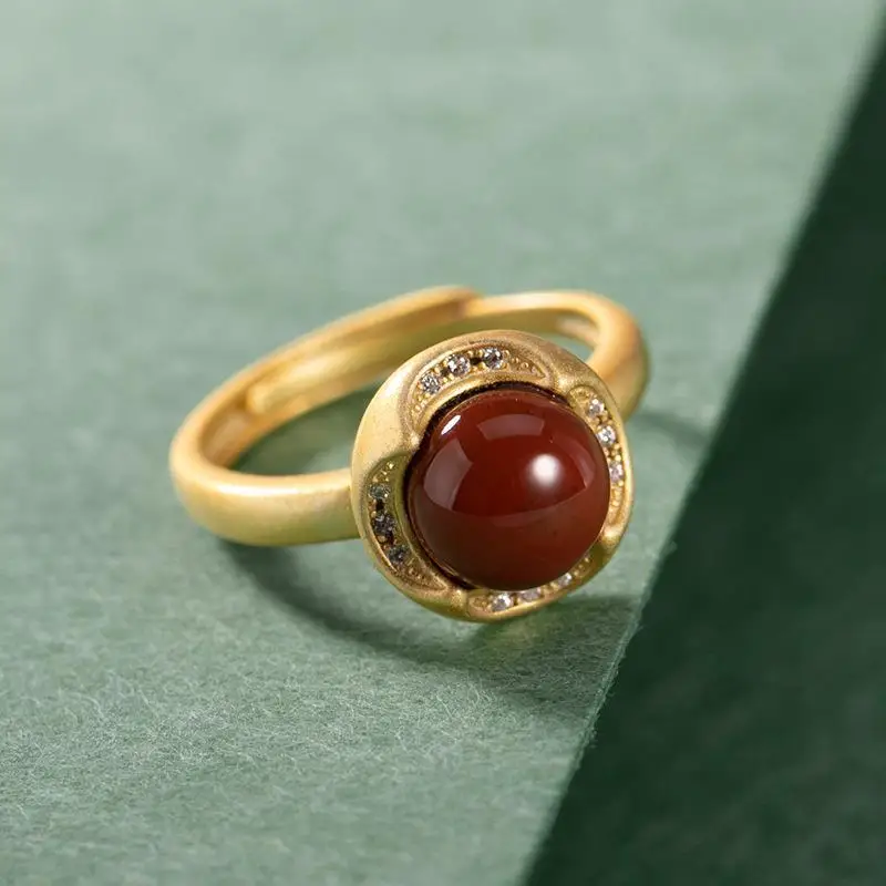 

Кольцо из серебра 925 пробы с инкрустированным южнокрасным агатом