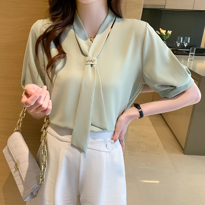 

Fashion Women's Shirt Green Bow Blouses for Women Embroidered Flares Shirt V-neck All-match Blouse Tops Female 2021 Woman Shirts