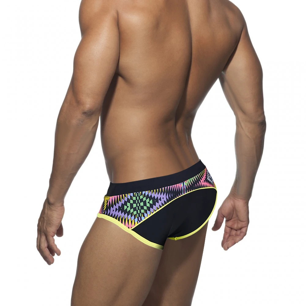

European And American Sexy Color Matching Swimming Trunks New Men's With Push Pad Beach Sports Swimming Trunks Sexy Cup Bikini