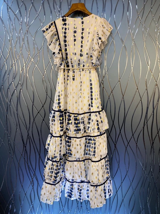 

2021 early spring new fashion women's V-leader shoulder ruffle stitching lace waist printing long dress 104