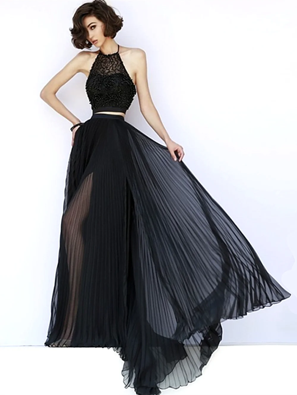 Шифоновые длинные вечерние платья на тонких бретельках черные с бисером 2020