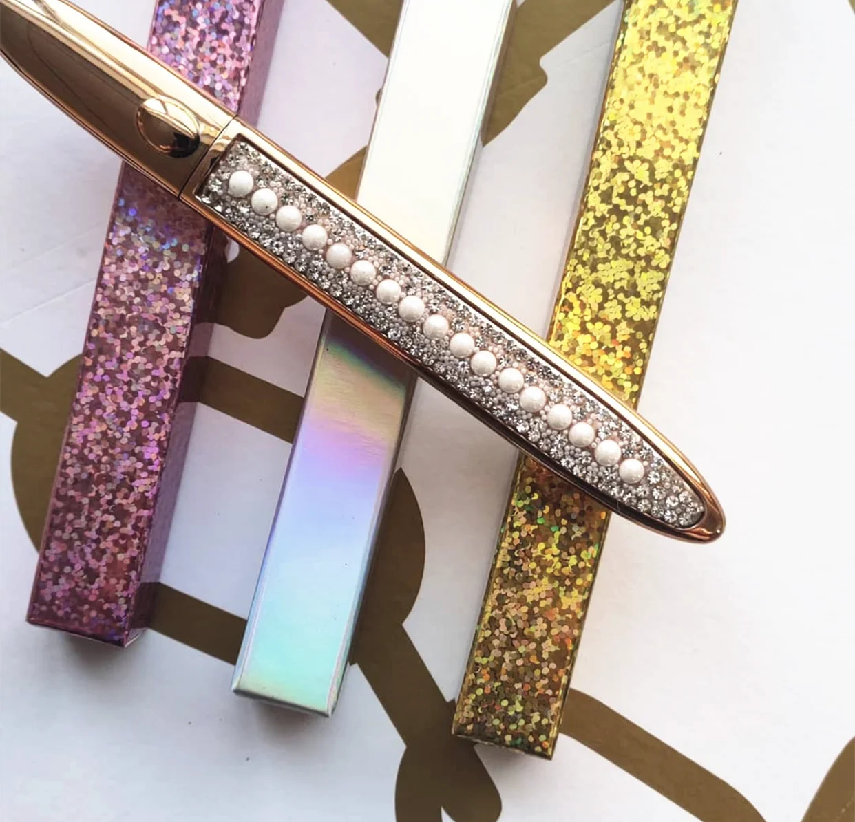 Косметика блестящая под заказ подводка для глаз в упаковке голографические