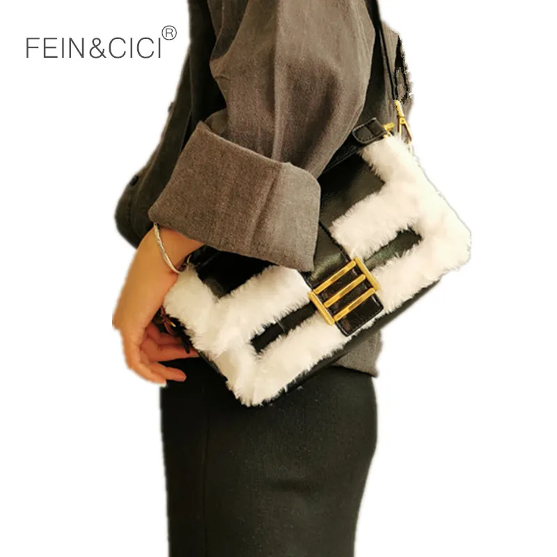 Меховая сумка в форме багета женская зимняя теплая через плечо с клапаном