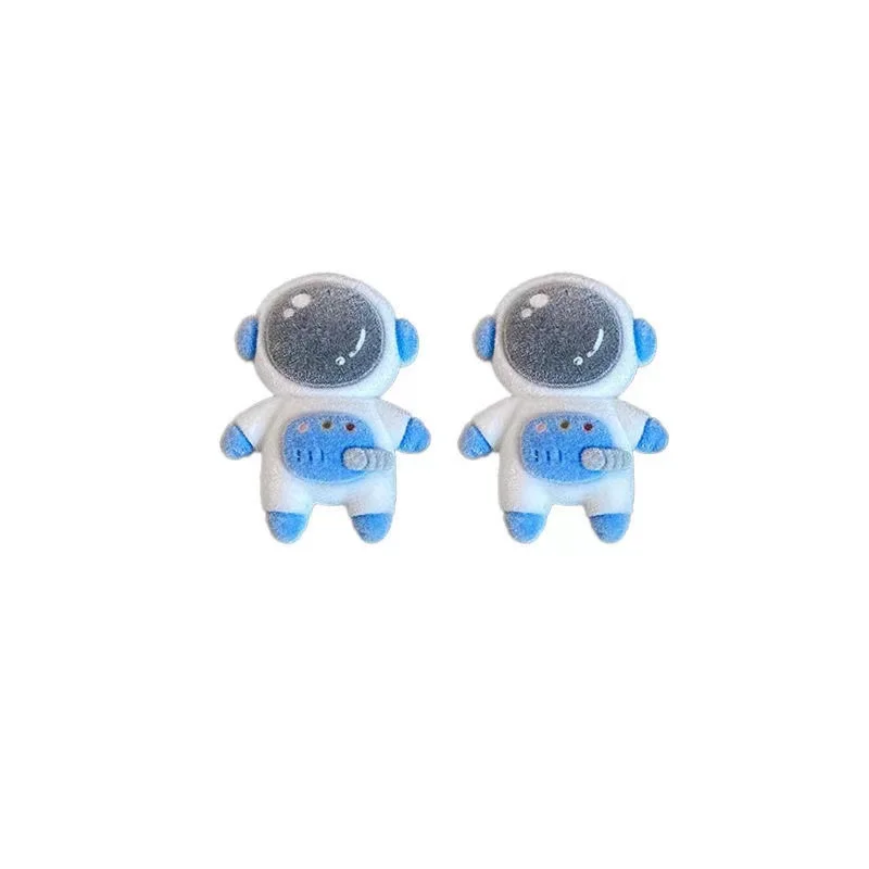 

Super cute Chinese spaceman silver needle earrings female free shipping special niche fresh autumn and winter earrings woman