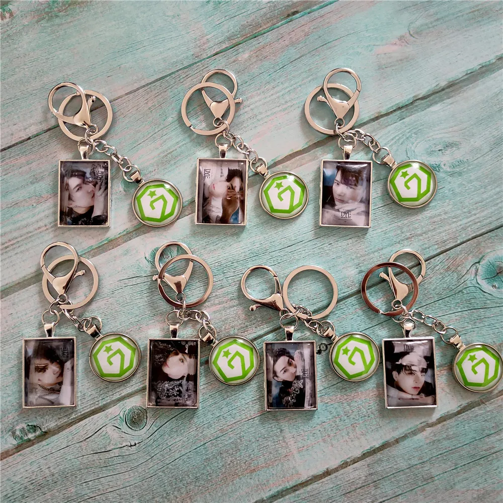 

Kpop GOT7 Metal keychain lanyard HD GOT7 album photo pendant high quality kpop key ring chain hot sale wholesale new arrivals