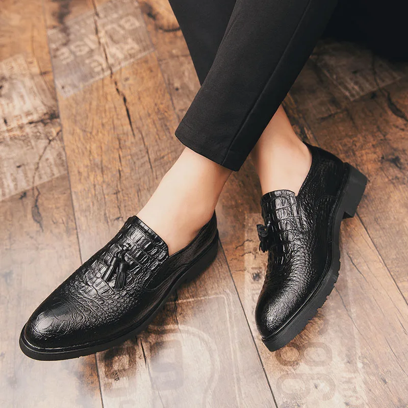 Туфли мужские кожаные с бахромой роскошные повседневные Мокасины модная офисная