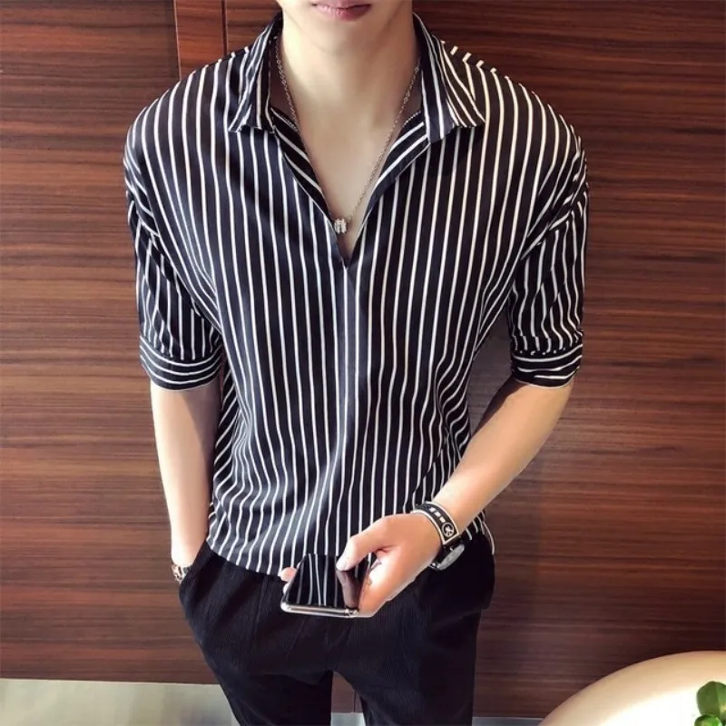 

New 2020 Korean Summer Casual Half Sleeve Striped Shirt Mens Loose Fit Shirt Men Fashion Boyfriend Style Clothes High Quality