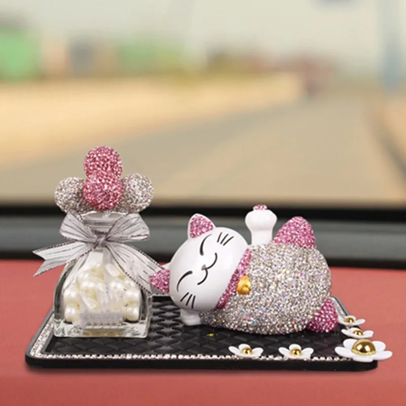 Birthday gift car cute cartoon lucky cat ornaments solar doll car safety car interior decoration goddness car accessories