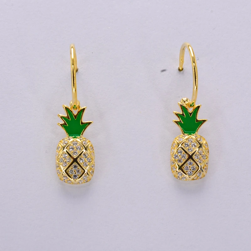 

2021 New Women's Earrings Stainless Steel Jewelry Earrings Luxury Material Silver Luster Zircon Wedding Free Delivery