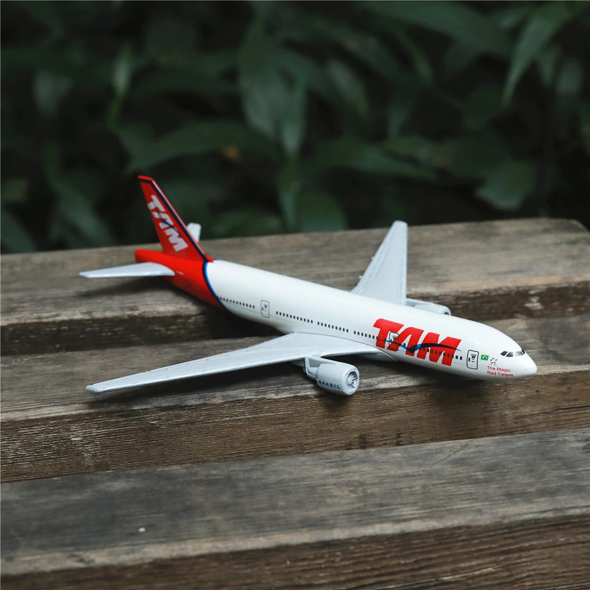 

Brazilian TAM Airlines Boeing 777 Aircraft Model 6" Metal Airplane Diecast Mini Moto Collection Eduactional Toys for Children