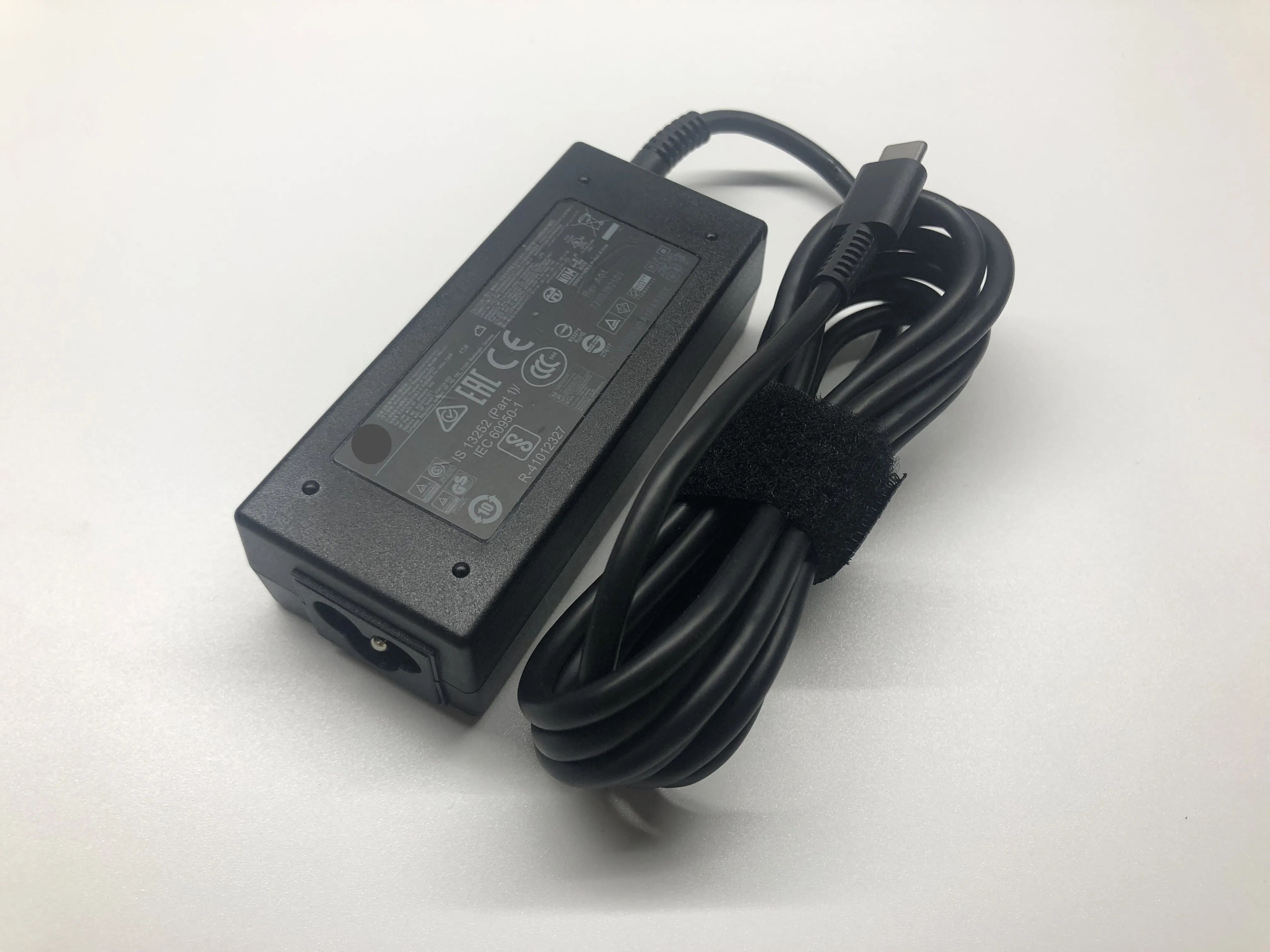 

Original 100% 15V3A 12V3A 9V3A 5V3A 45W USB-C Laptop DC Charger for HP 93544-001 935739-850 PA-1450-33HR TPN-LA11 NEW
