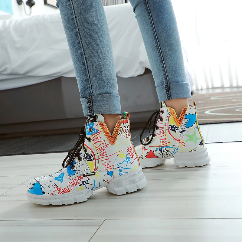 

British style graffiti thick with newspaper pattern personality short boots with students large size Ankle boots women x569