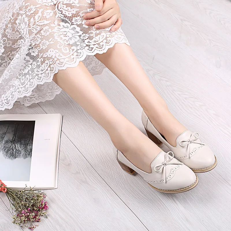 Розовые женские тонкие туфли на среднем каблуке Лоферы без шнуровки с круглым