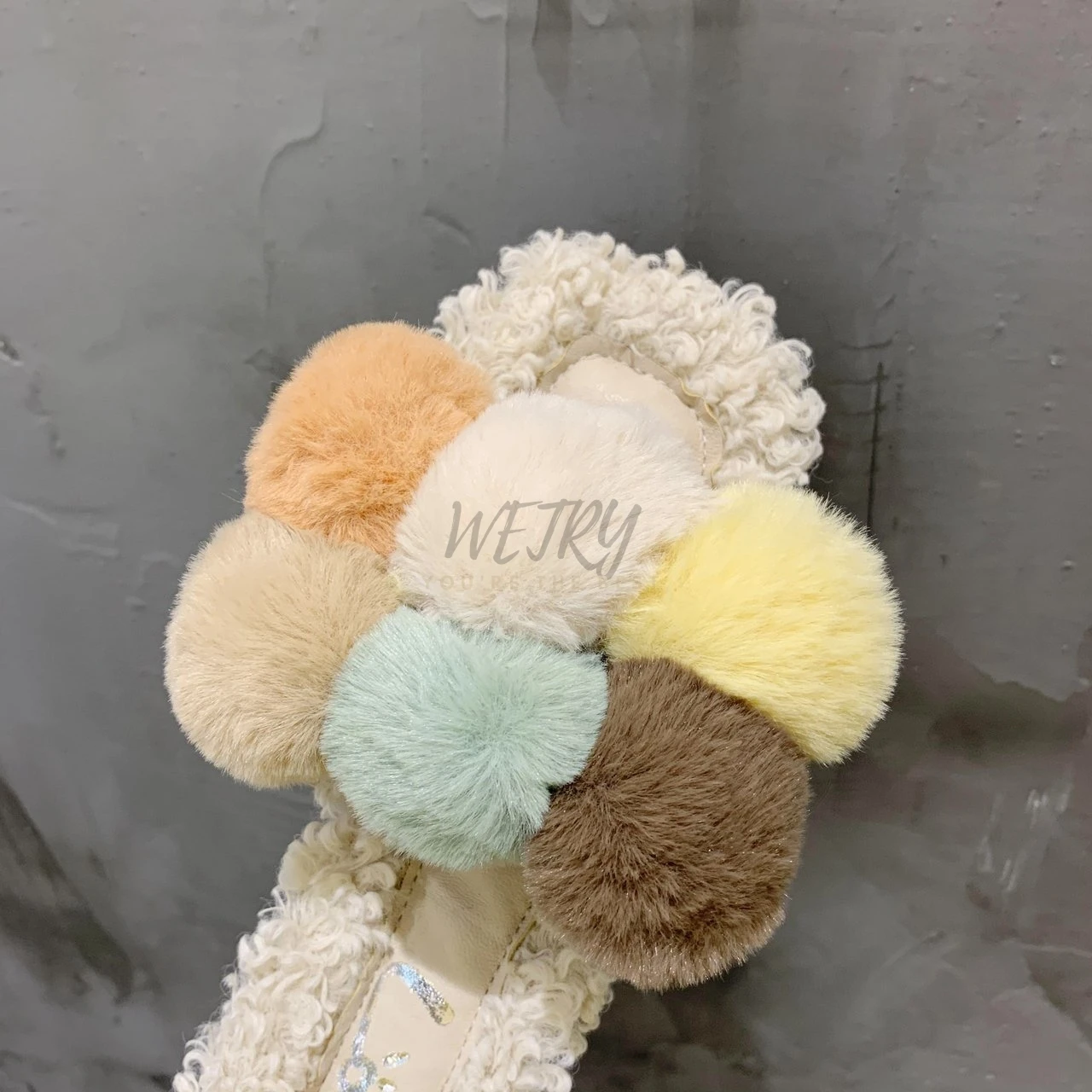 

Women's Winter fury slides for women Open Toe RHair Sandals Woman Fur Slides Fluffy Fury Shoes Female Fur Flip Flops Big 40