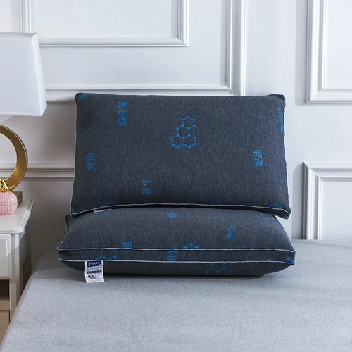 

The pillow in the household pillow is a rectangular pillow that protects cervical vertebra and AIDS sleep