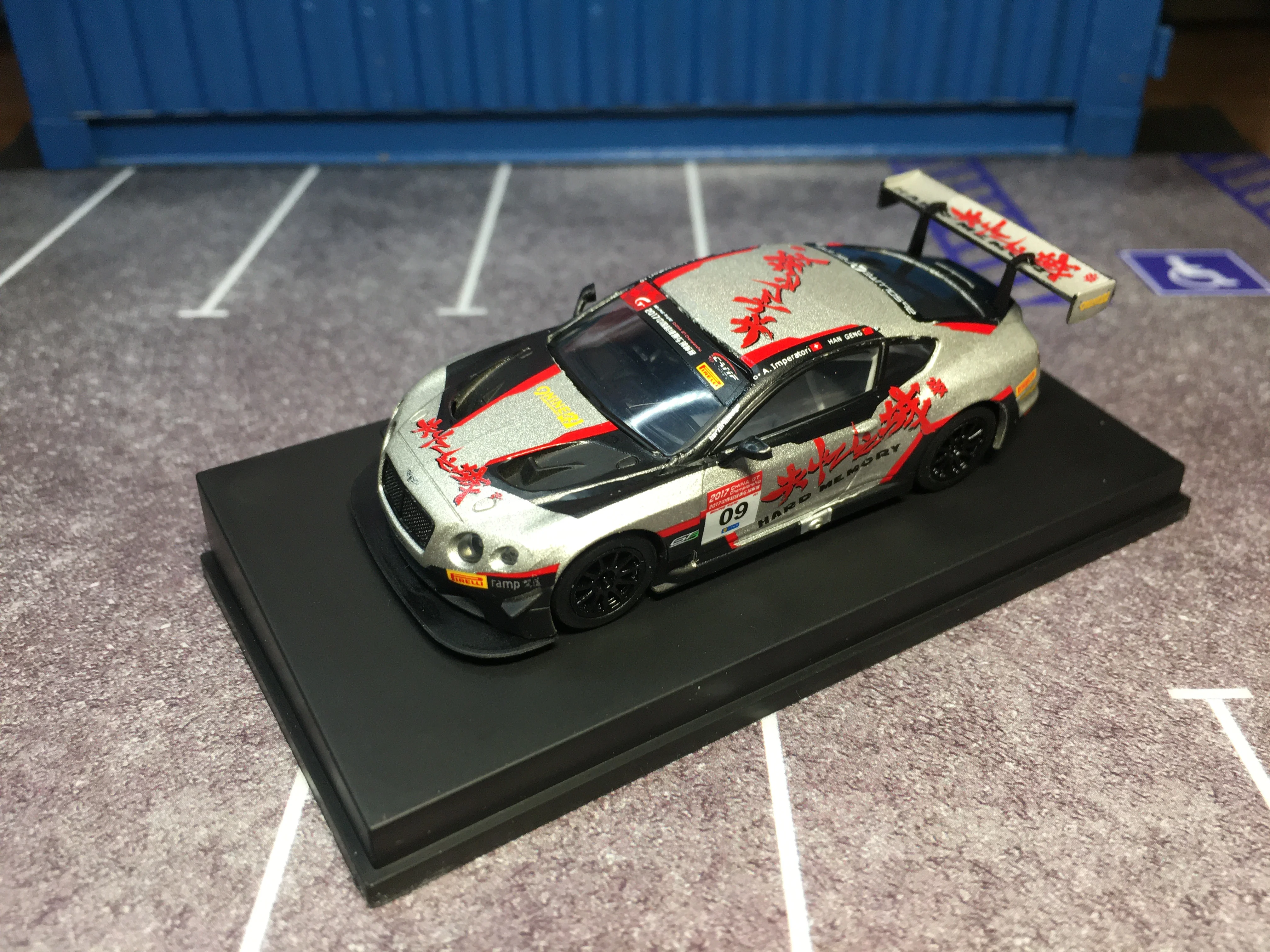 

Spark 1/64 Bentley #9 2017 DieCast Model Car Collection Limited