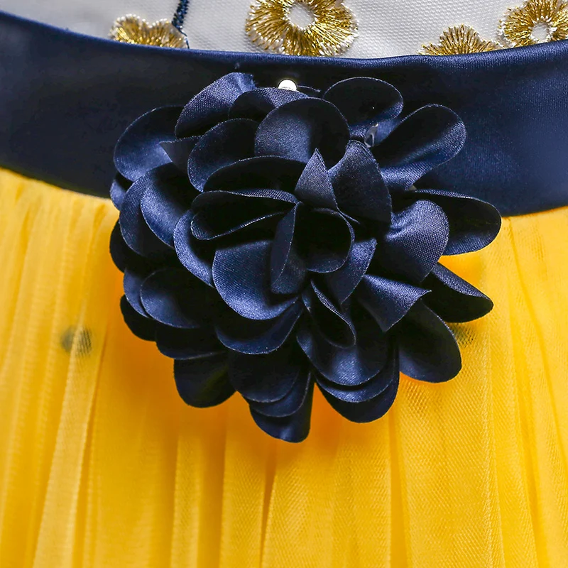 

Flower Girls Dresses Illusion Appliques Embroidery Sleeveless Pearls Ball Gown O-Neck Knee-Length Kids Party Princess Skirt F007
