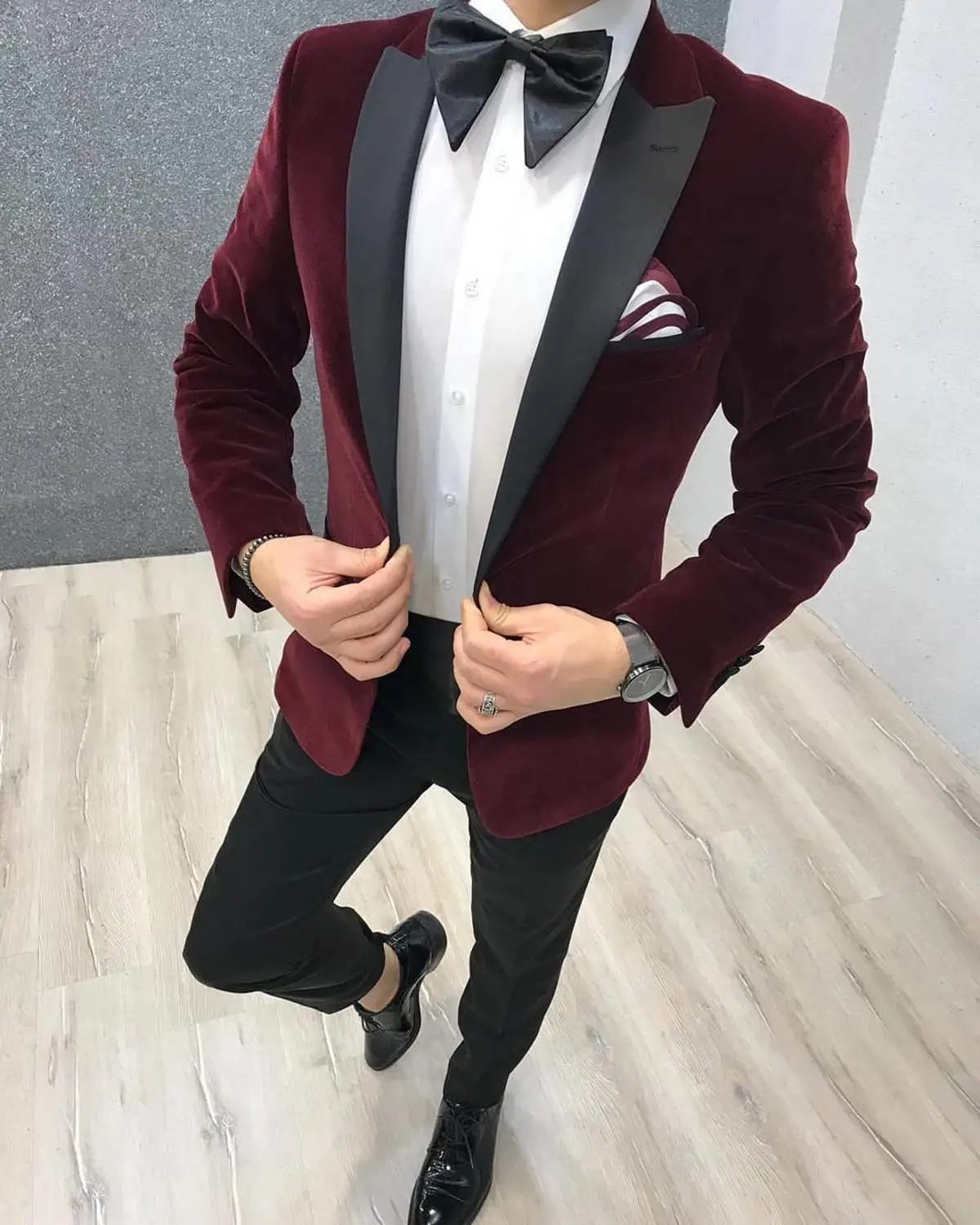 

Solovedress Velvet Blazer Jacket Peak Lapel Button Fly Mens Prom Suit Two Three Pieces Soft High Quality Fashion Tuxedos Wear