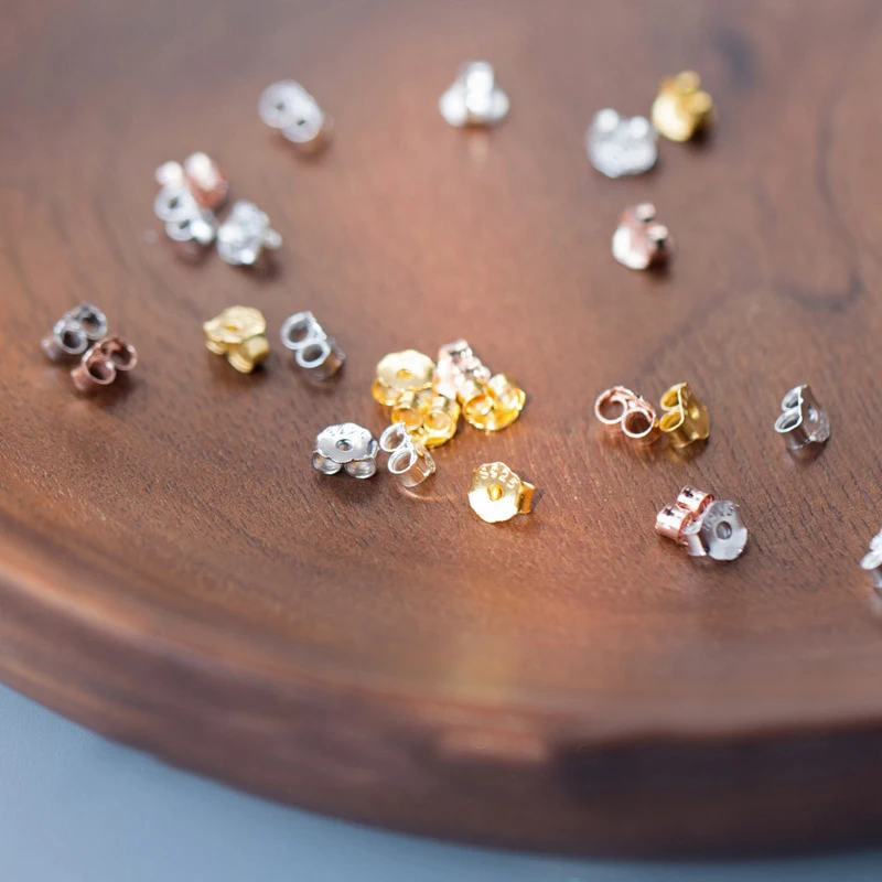 Серьги-гвоздики с серебряной бабочкой | Украшения и аксессуары