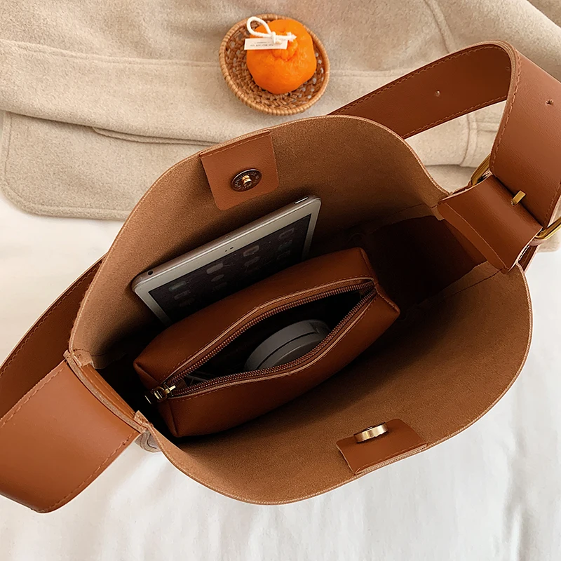 

PU Leather Shoulder Bag High Quality Casual Messenger Bag Luxury Retro Handbag Designer Shoulder Bag large Capacity Travel Bag