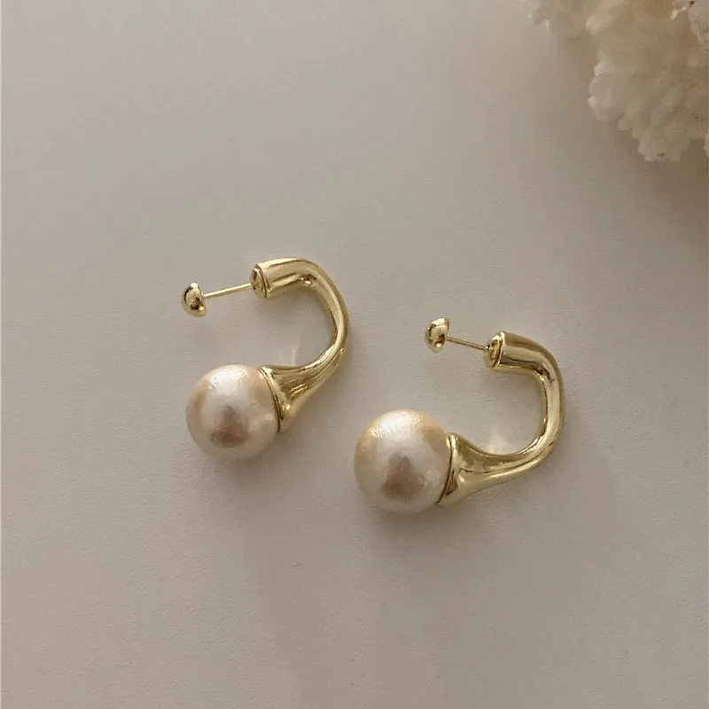 

Korean Stylish Pearl Earrings Women Fashion Jewelry Elegant Cool Hook Shaped Womens Charms Ear Jewellery Party Gift