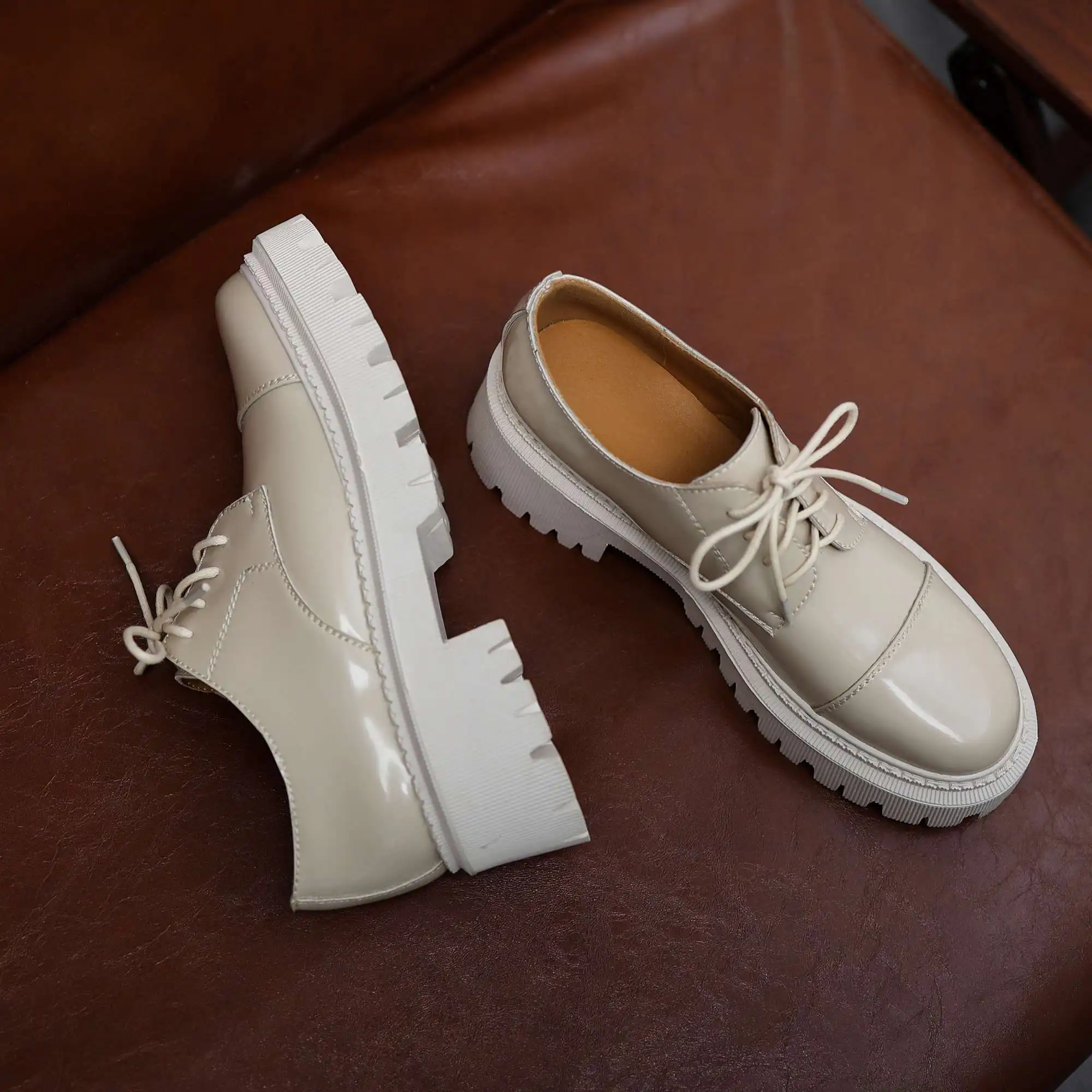 

Krazing pot 2021 new arrival cow leather round toe high heels simple style gladiator cross-tied handmade basic women pumps L1f2