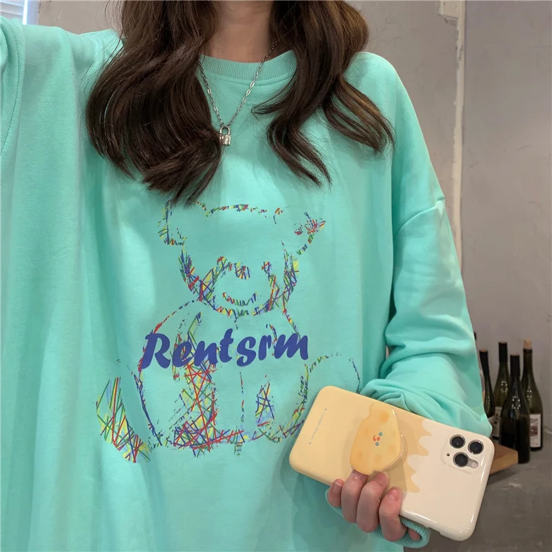 

Свободная ванная комната в западном стиле с круглым вырезом и длинным рукавом