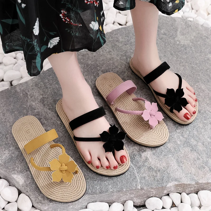 2020 Women Straw Weaving Flats Slippers Women's Flower Flip Flops Female Flat Heel Korean Wave Outside Beach Shoes Toe Clamping