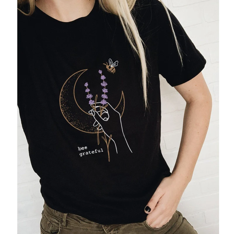 Женская футболка в стиле бохо с принтом пчелы