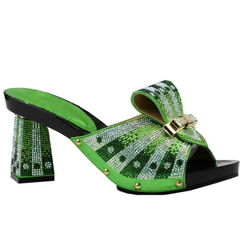 Новое поступление женских туфель синего цвета в итальянском стиле