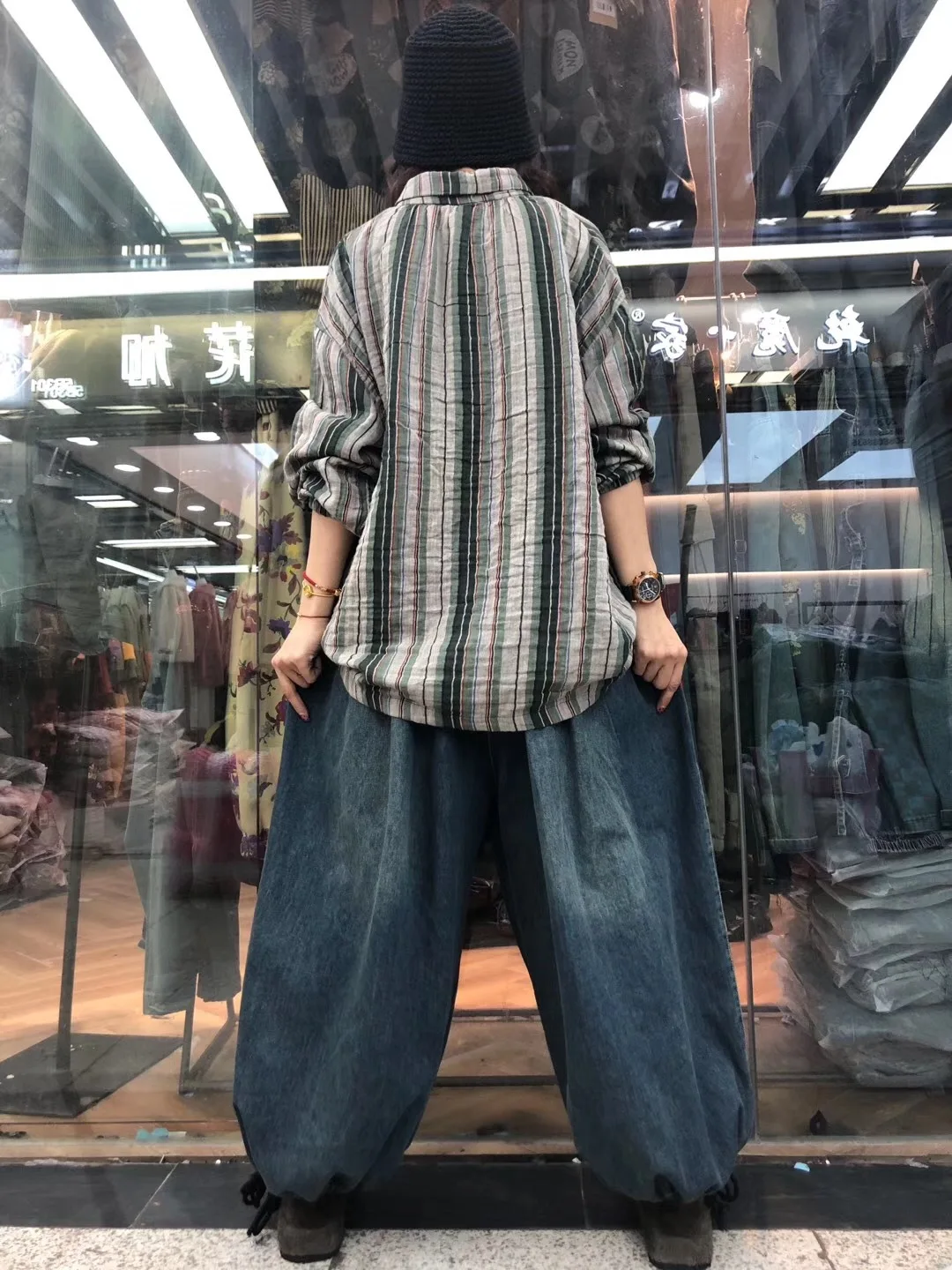 Зимние джинсы большие размеры женские свободные джинсовые штаны новинка