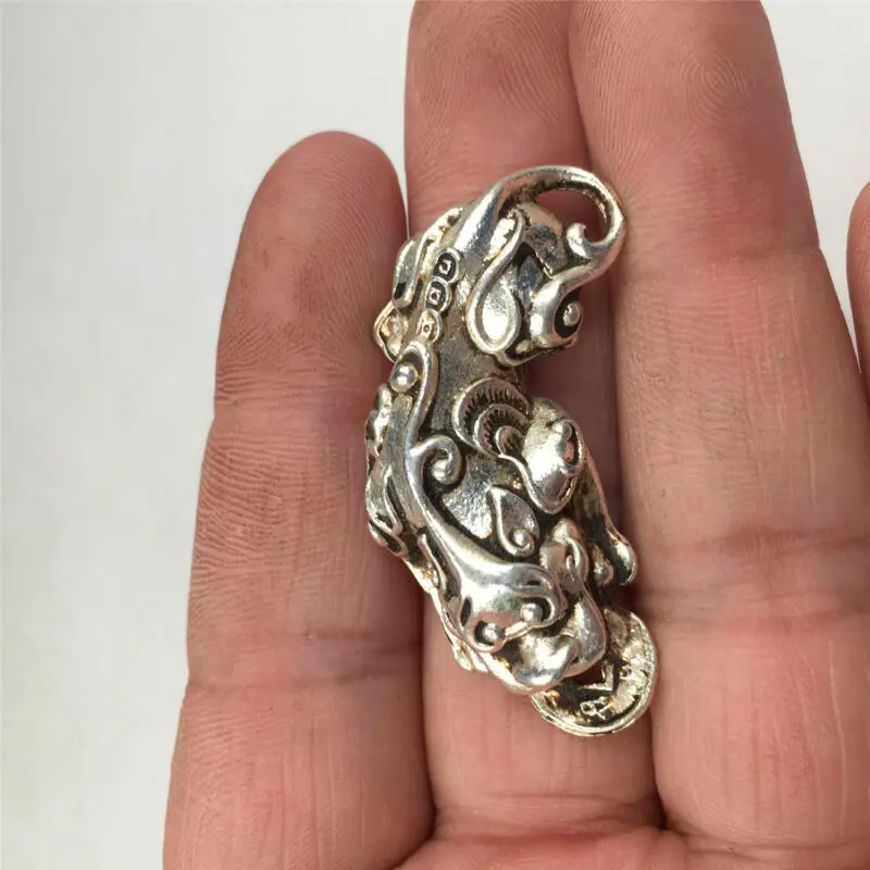 China Antieke Tibetaanse Zilveren Handcarvd Bixie Dappere Troepen Вешалка для монет