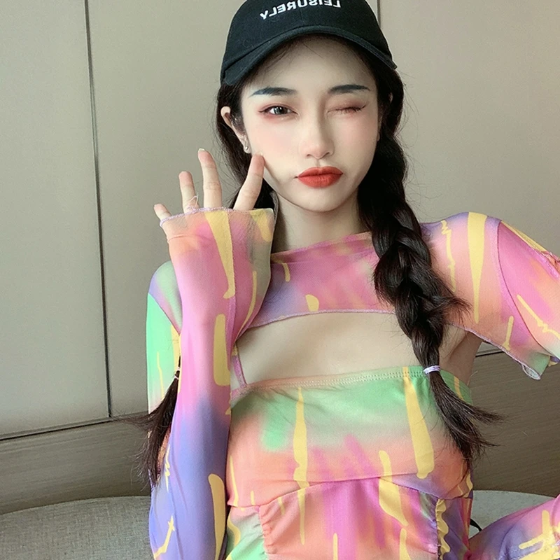 

2021 Spring and Summer New Design Sense Rainbow Contrast Lace-up Crop-Top Spaghetti-Strap + Long-Sleeved Shirt Two-Piece T-shirt