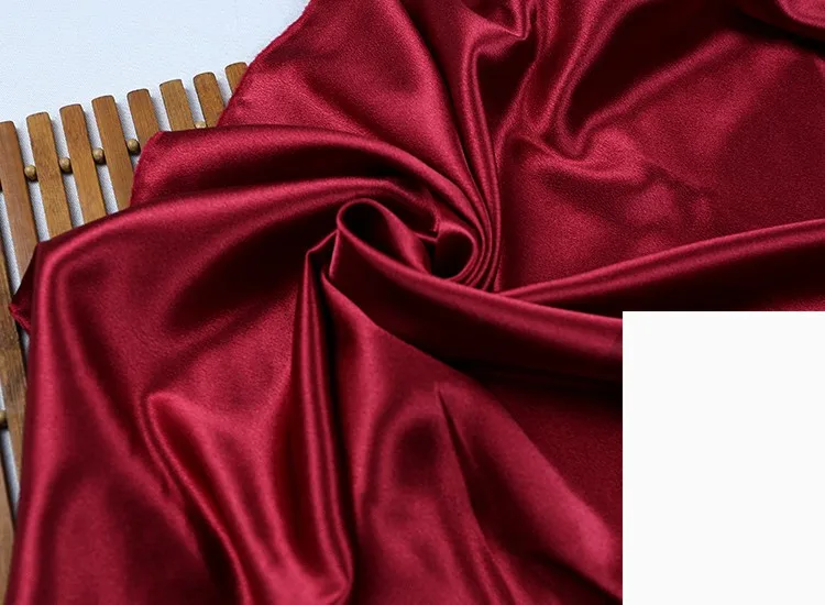 Шифрование и утолщенная искусственная шелковая имитация шелкопряда гладкая