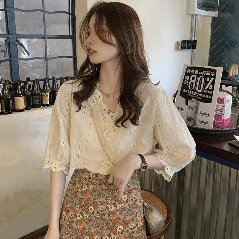 

BETHQUENOY Vintage Women Lace Tops Shirts Summer Blouse Camisas Mujer Blusas Fashion Chemisier Femme Chiffon Ladies Clothes 2021