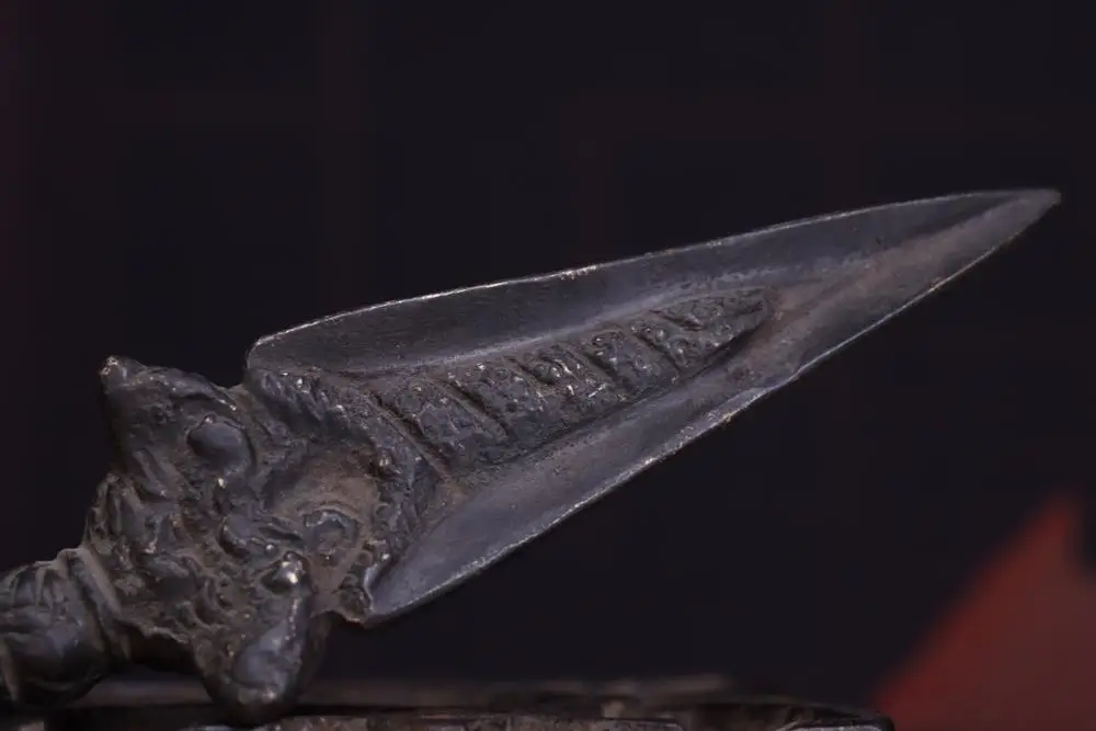 

wedding decoration Tibetan monastery collection of copper tires, hand-beating, chiseled old instruments Faqi Phurba Vajra