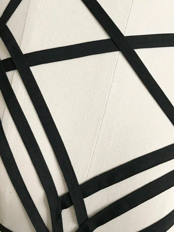 Женский кружевной бюстгальтер на бретельках черный пикантный эластичный с