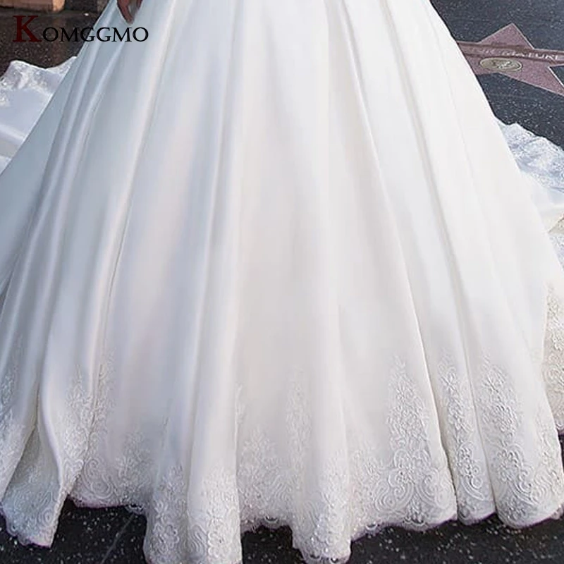 

Elegant Illusion O-Neck Full Sleeve Bridal Ball Gown Custom Made 2021 New Arrival Cathedral Train Lace Appliques Wedding Dress
