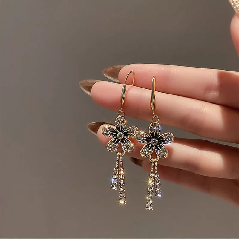 

2021 New Korean Style Flower Tassel Drop Earrings for women Jewelry Contracted Vintage Temperament Senior Trend Women Earrings