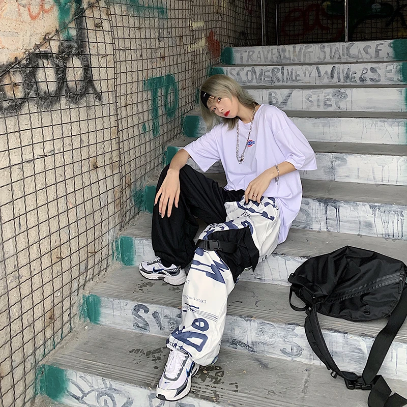 

Women Wide-Legged Cargo Pants Loose Personality Hip hop Pants Patchwork Printed Vintage High Street Trousers Casual Streetwear