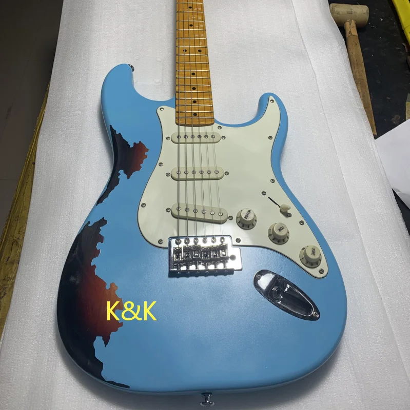 

Relic ST Electric Guitar Alder Body Maple Fingerboard Aged Hardware Tremolo Bridge Double Paint Nitro Lacquer Finish