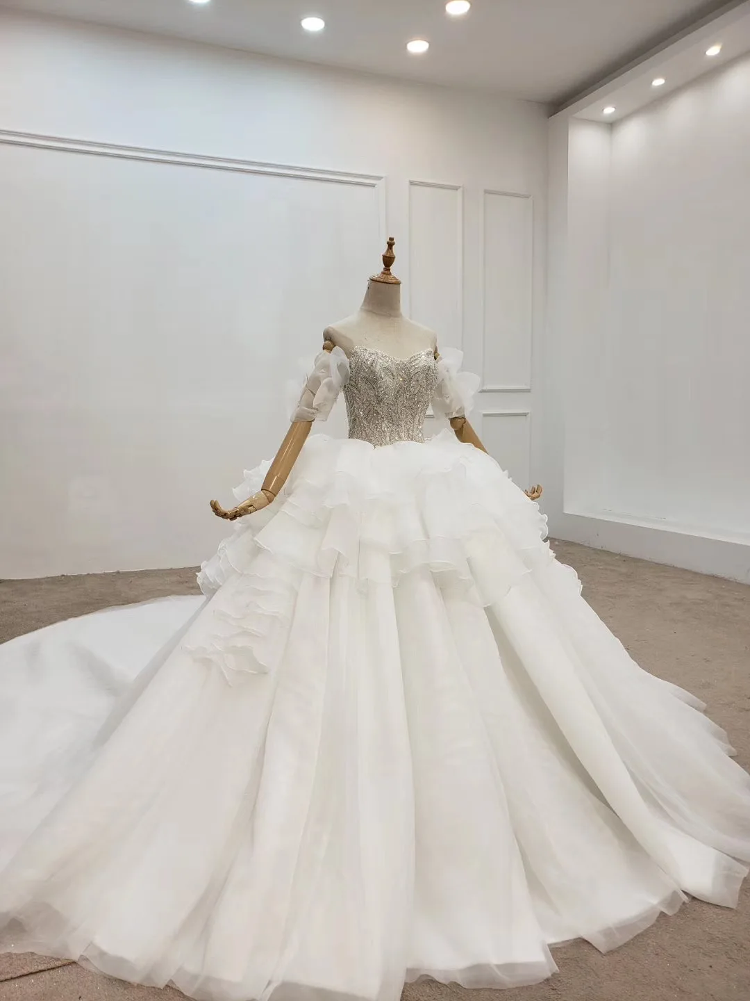 

Sparkly Sequins Crystalswedding Dress Arabic Dubai Glitter Bridal Wedding Gowns Puffy Heavy Weight High Quality Vestido De Noiva