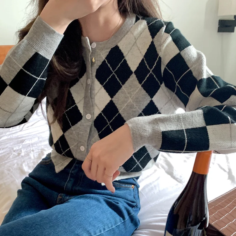 Женский трикотажный кардиган с длинными рукавами повседневный круглым вырезом в