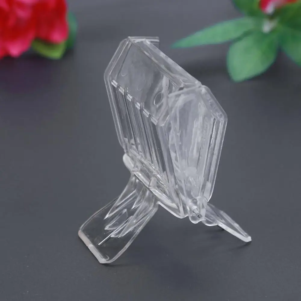 

2Pcs Plastic Insectary Protective Beekeeper Box Bee Clip Bee Cage Equipment Clamp Isolation Room Catcher Beekeeping Tools