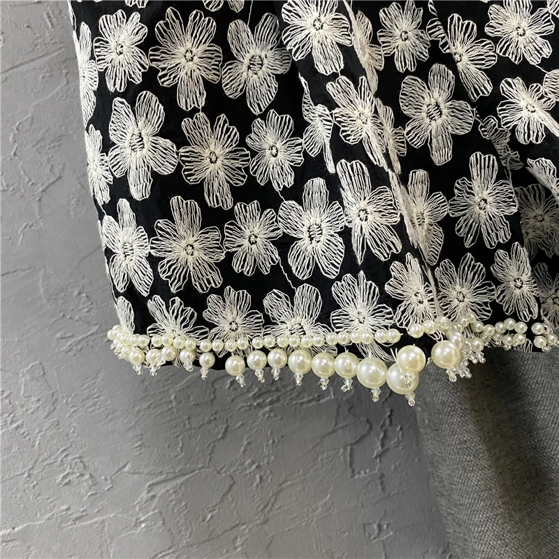 

2021 Summer European Women Elastic Waist Lace Crochet Stitching Casual Shorts Ladies Fashion Loose Wide-Leg Short Hot Pants