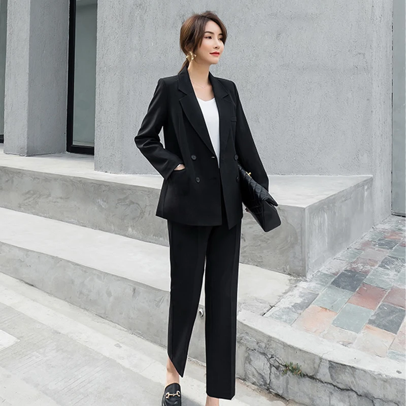 Женский двубортный блейзер с отложным воротником и длинными брюками | Женская