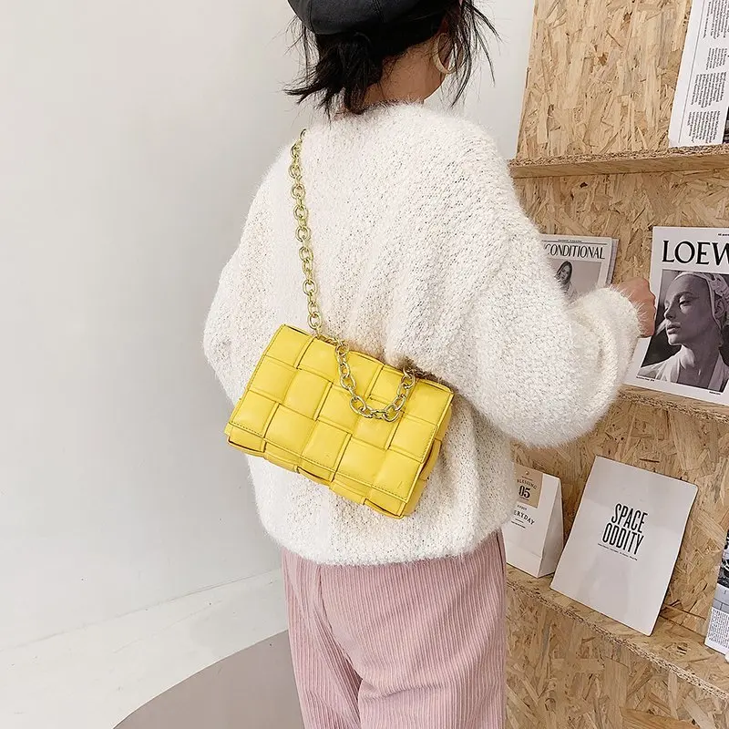 

Woven plaid bag 2021 new soft PU handbag fashion chain slung shoulder beautiful personality bag