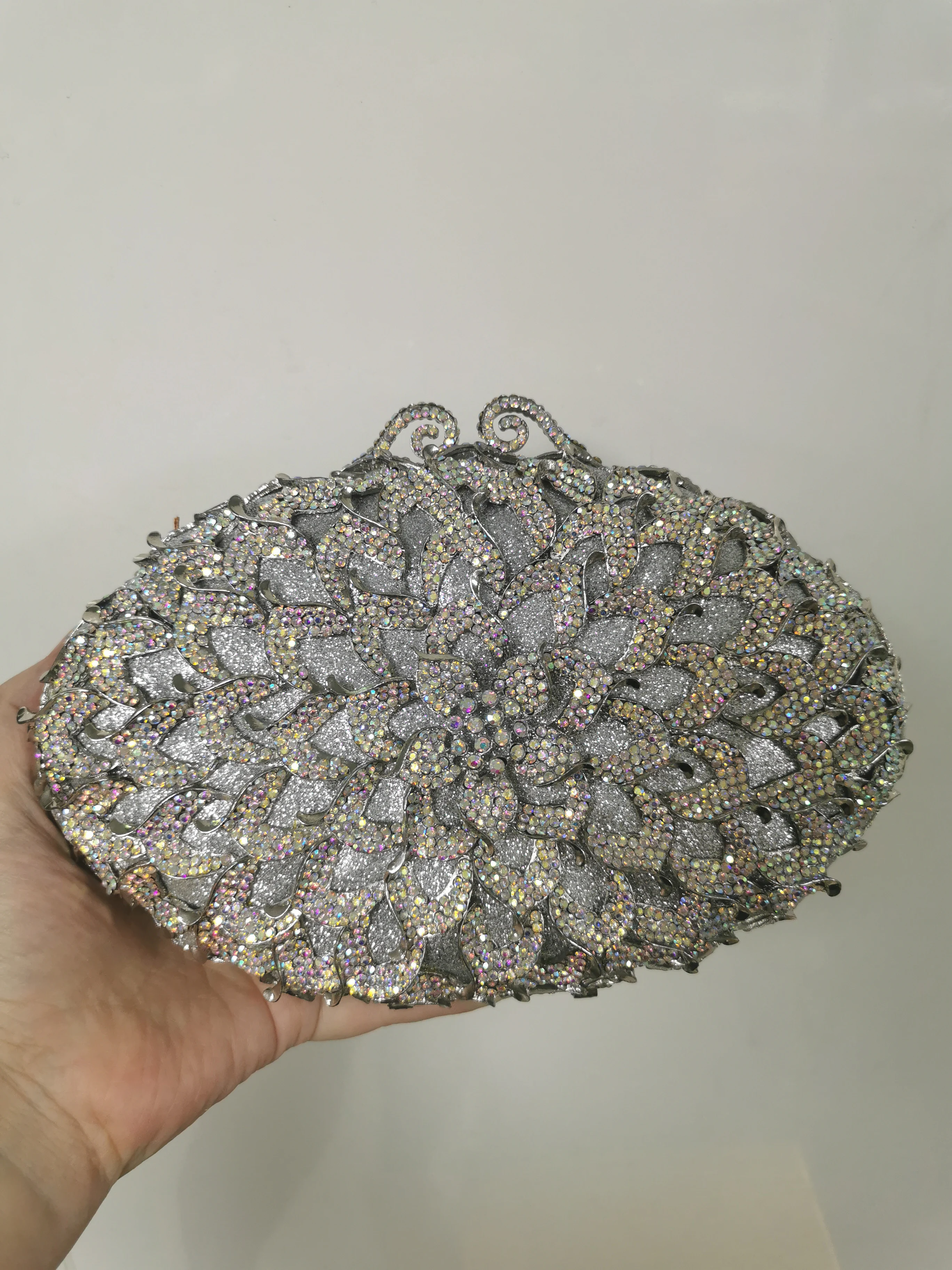 

Silver Color Women AB Diamond Floral Metal Wedding Party Female Evening Bag Ladies Hollow Out Female Clutch Crystal Evening Bag