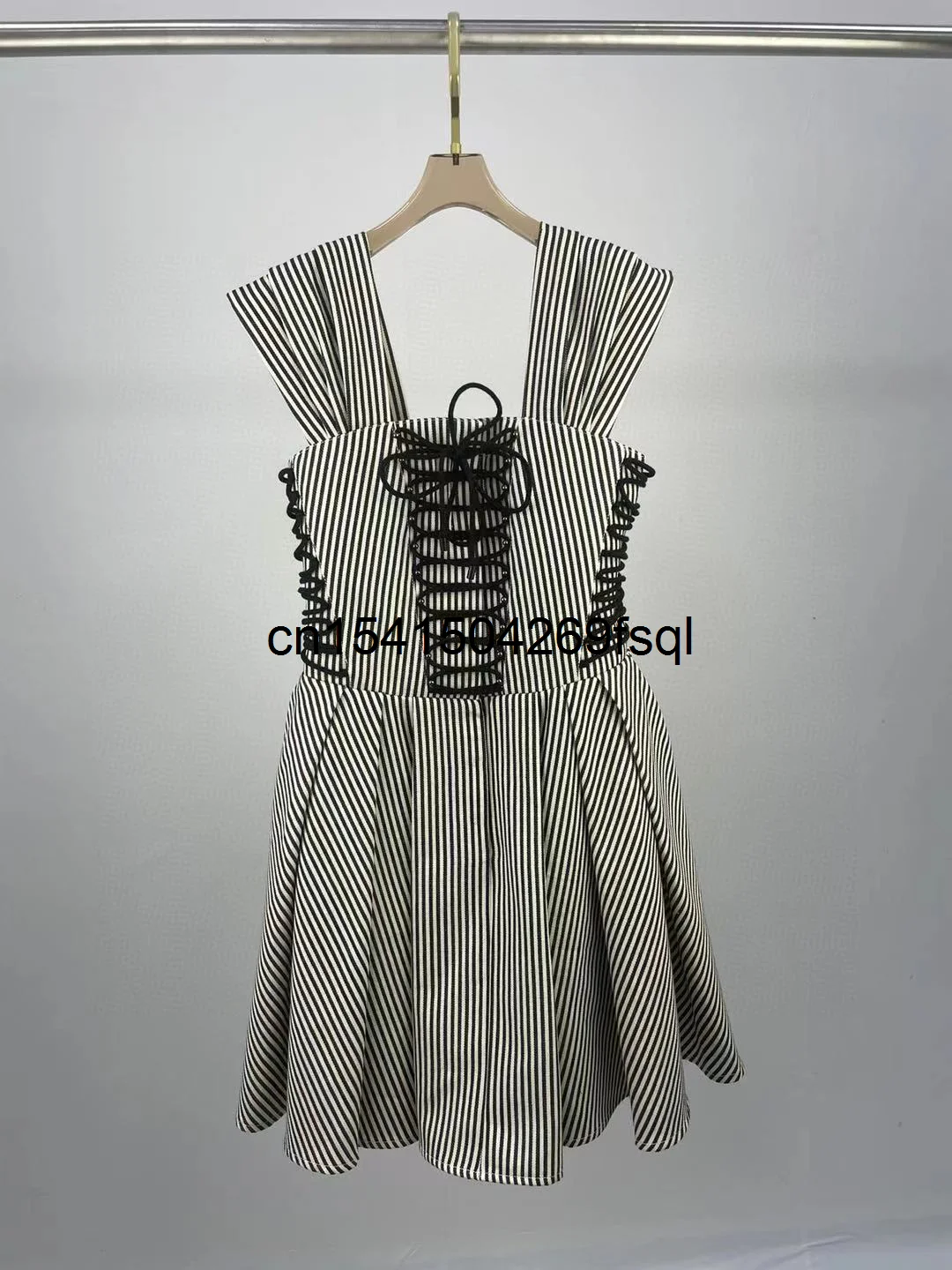 

Женское мини-платье на бретельках, модельное Привлекательное платье с квадратным вырезом и полосатым принтом, Новинка лета 2021